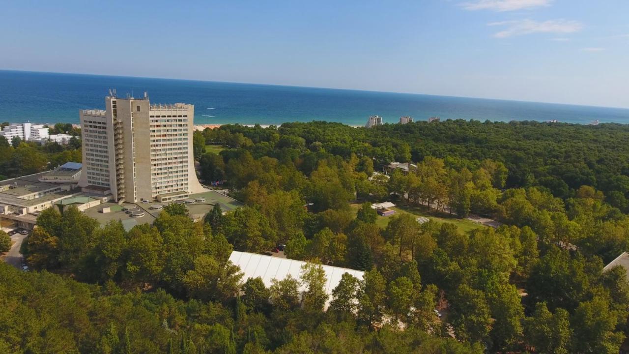 Dobrudja Hotel Αλμπένα Εξωτερικό φωτογραφία